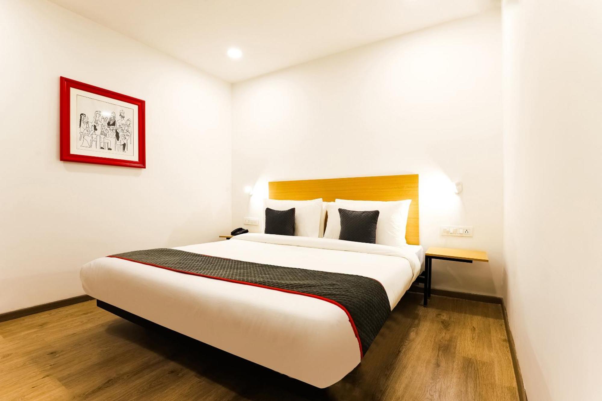 לקנאו Townhouse Prithvi Resort Near Phoenix Palassio מראה חיצוני תמונה