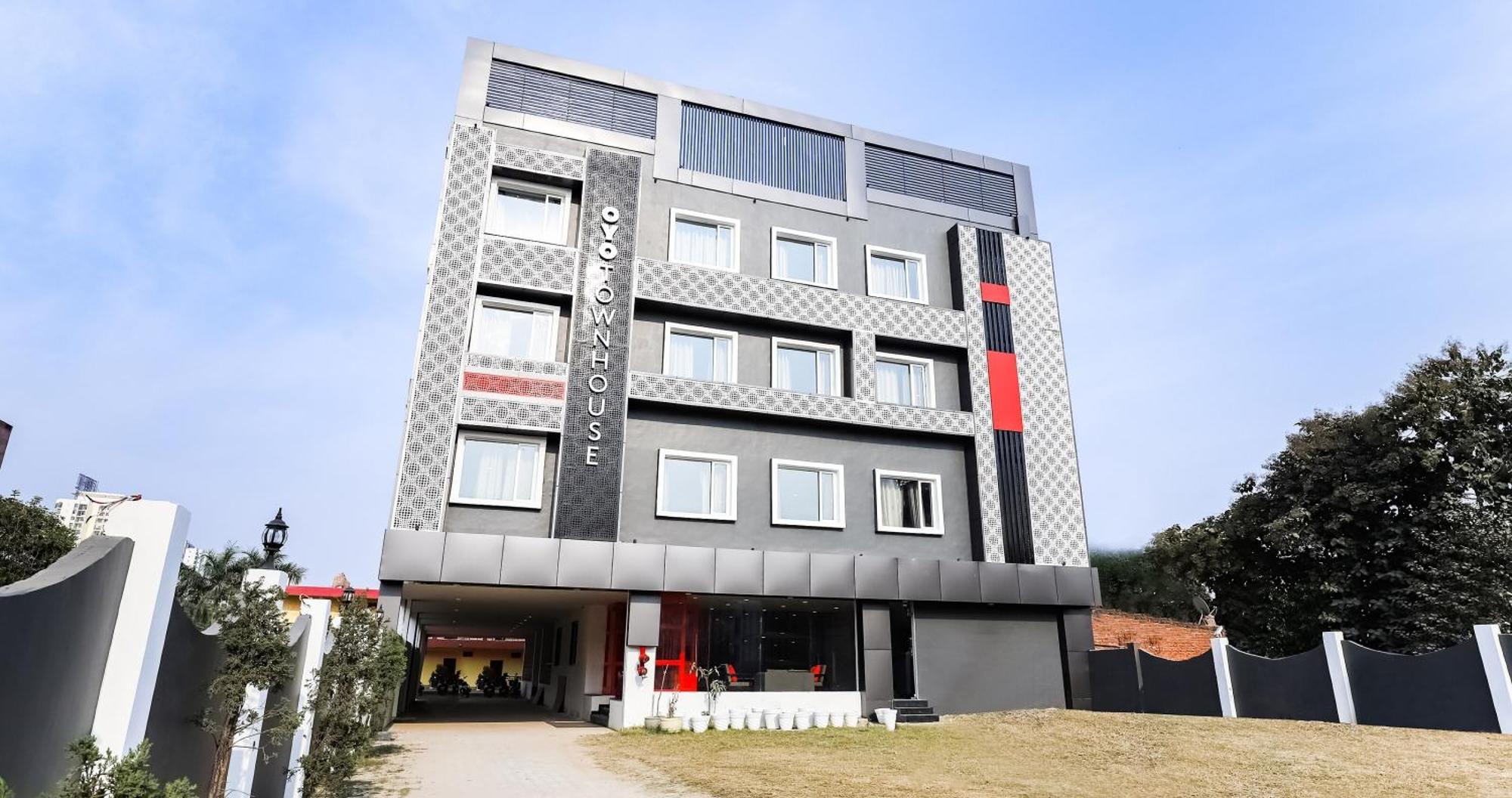 לקנאו Townhouse Prithvi Resort Near Phoenix Palassio מראה חיצוני תמונה