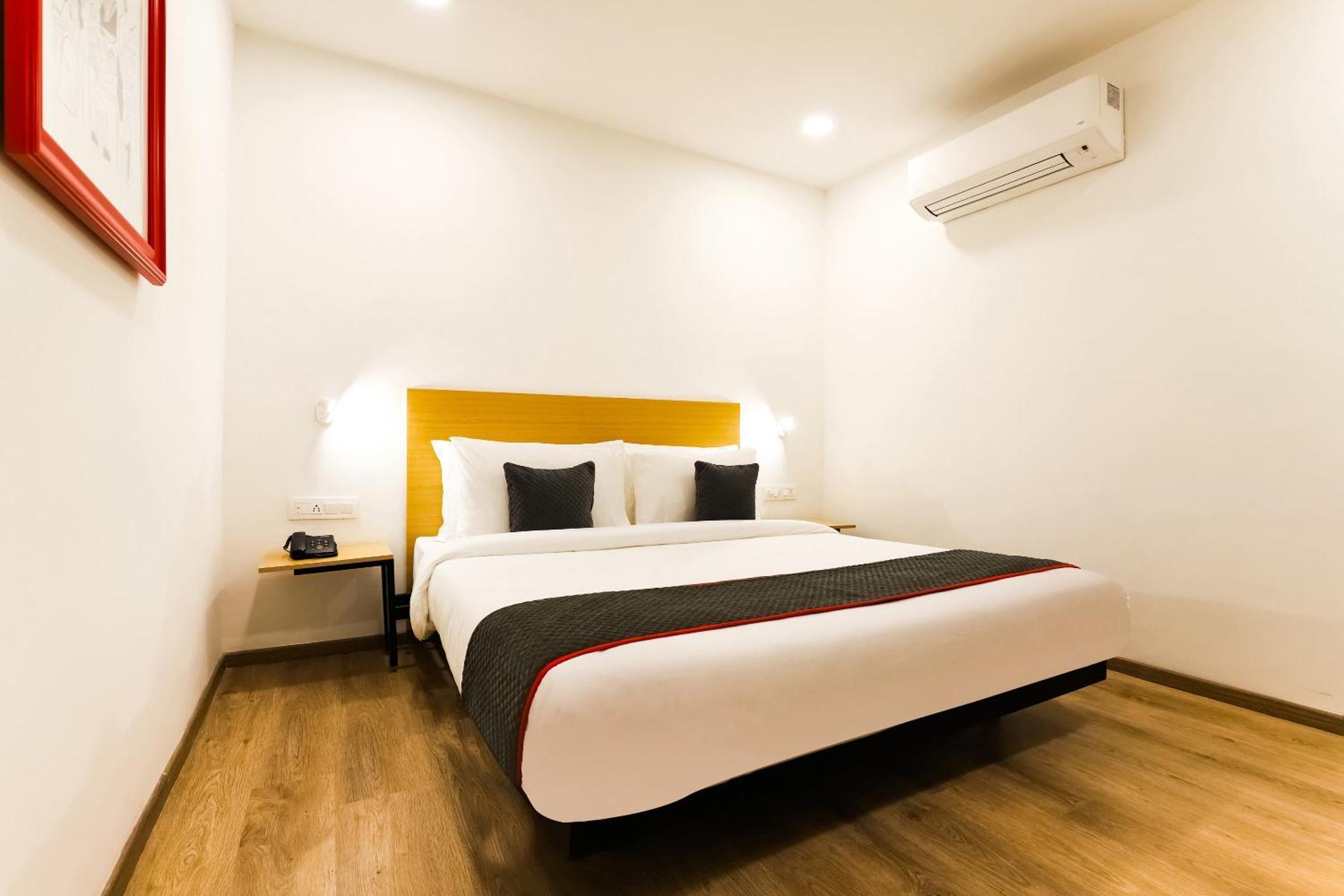 לקנאו Townhouse Prithvi Resort Near Phoenix Palassio מראה חיצוני תמונה