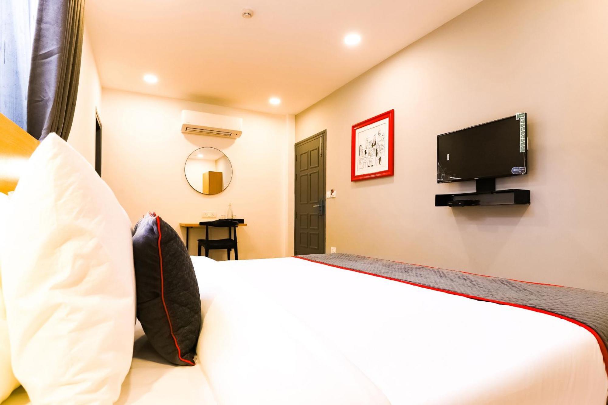 לקנאו Townhouse Prithvi Resort Near Phoenix Palassio מראה חיצוני תמונה