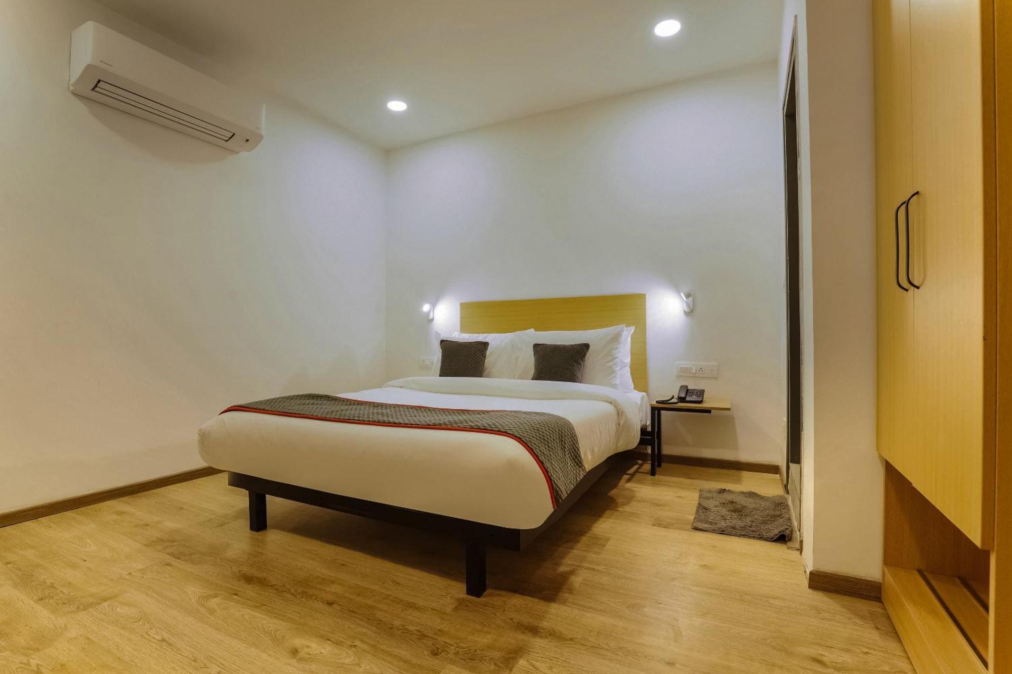 לקנאו Townhouse Prithvi Resort Near Phoenix Palassio מראה חיצוני תמונה