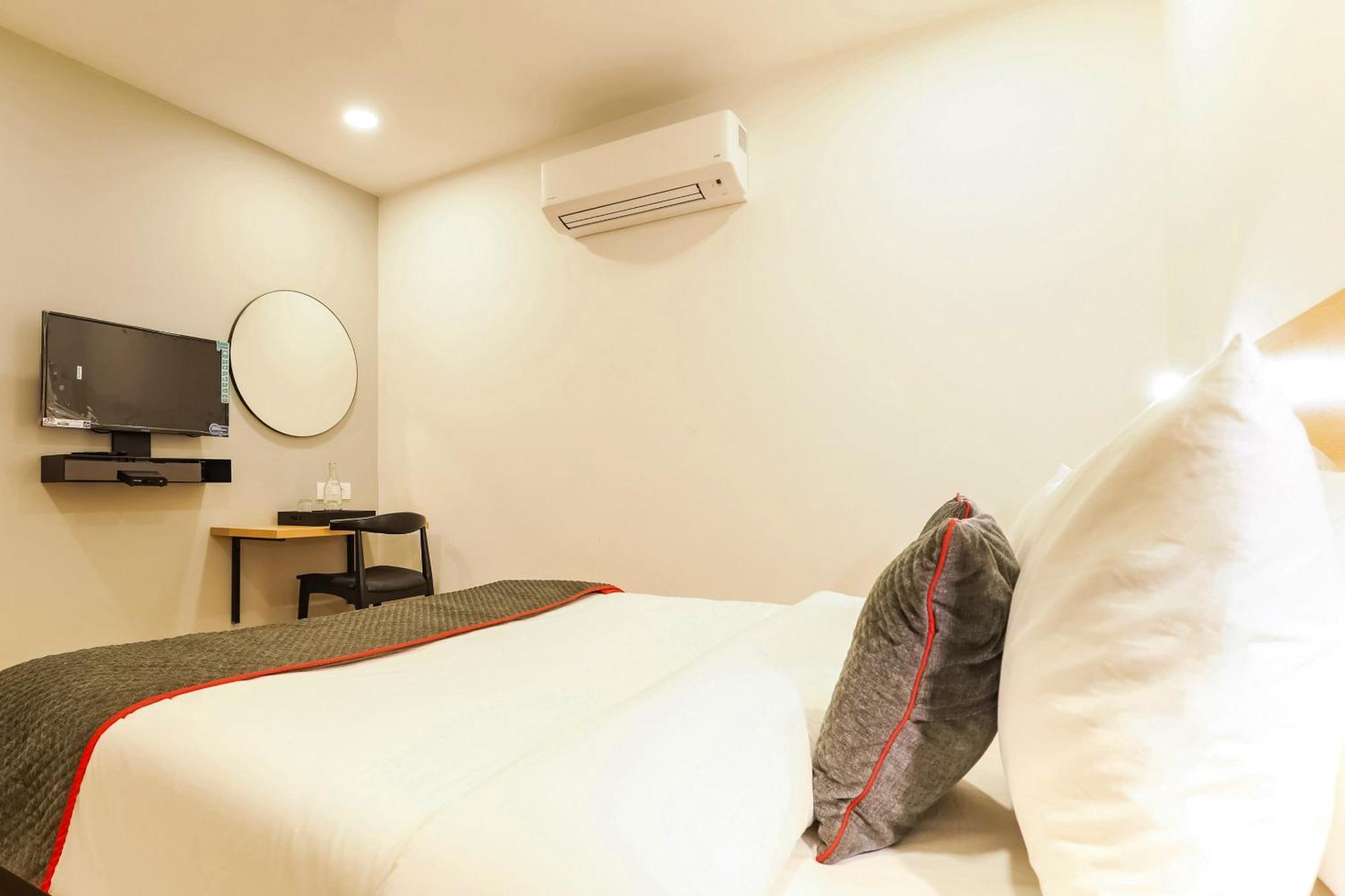 לקנאו Townhouse Prithvi Resort Near Phoenix Palassio מראה חיצוני תמונה